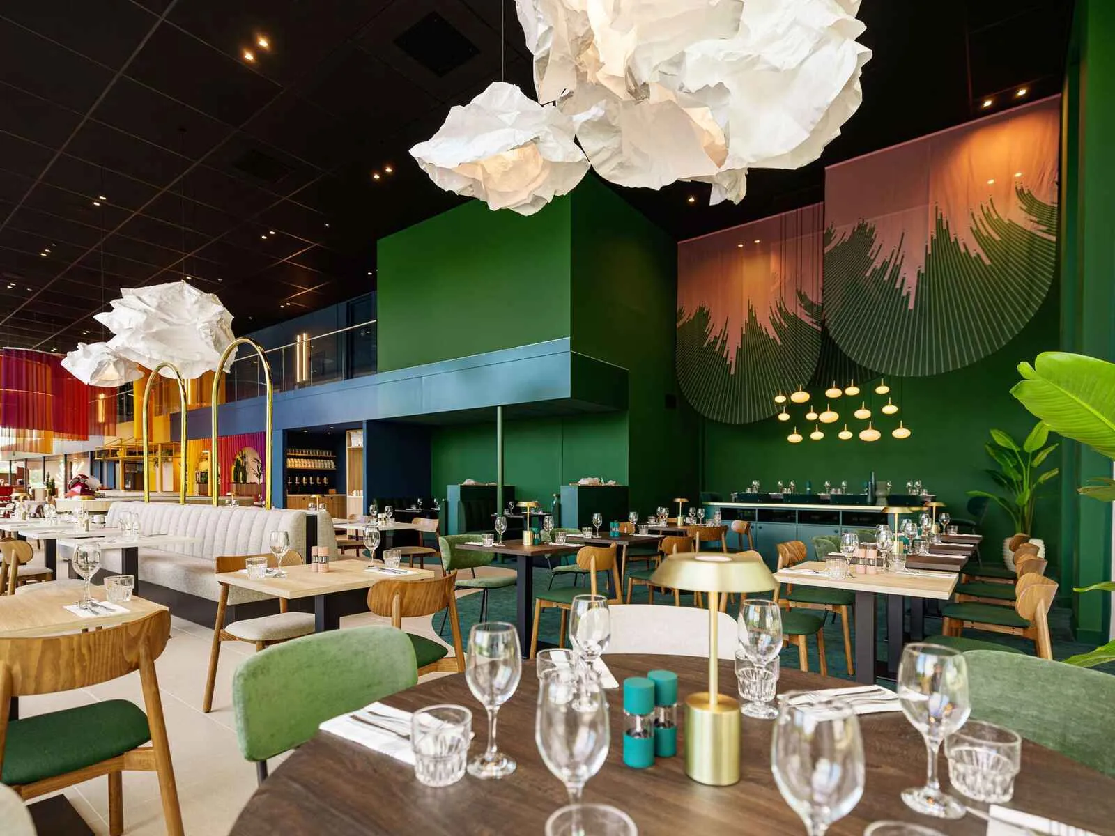 Set tables with lamps and plants